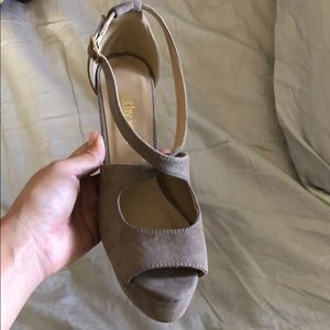 Brand new Cathy jean heels